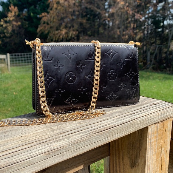 Louis Vuitton Handbags - Authentic Louis Vuitton Lexington Pochette black